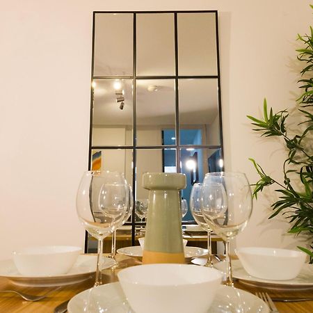 Plenty Of Parking Available; 3 Bedroom Apartment By Property Promise Кардіфф Екстер'єр фото