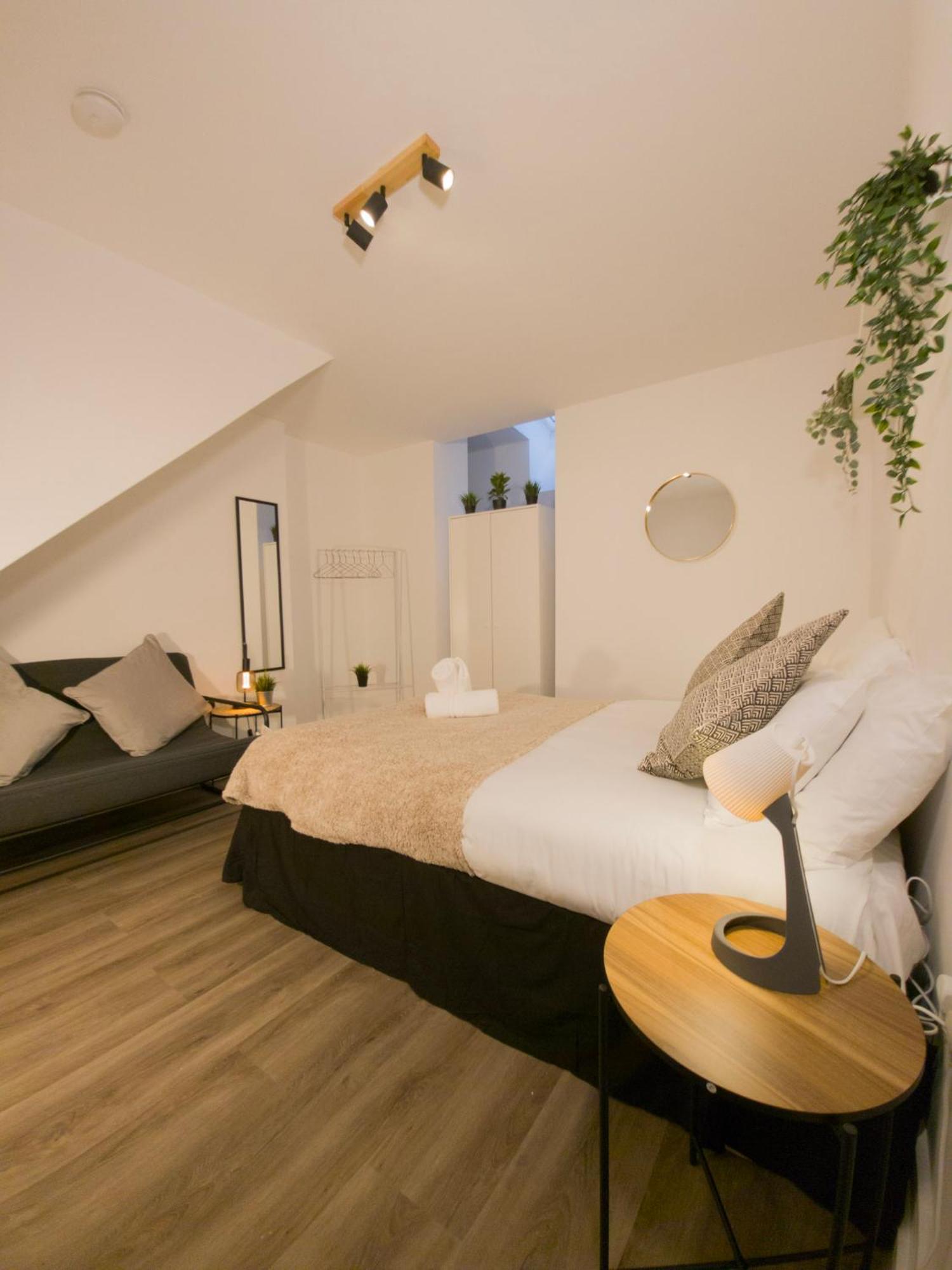Plenty Of Parking Available; 3 Bedroom Apartment By Property Promise Кардіфф Екстер'єр фото