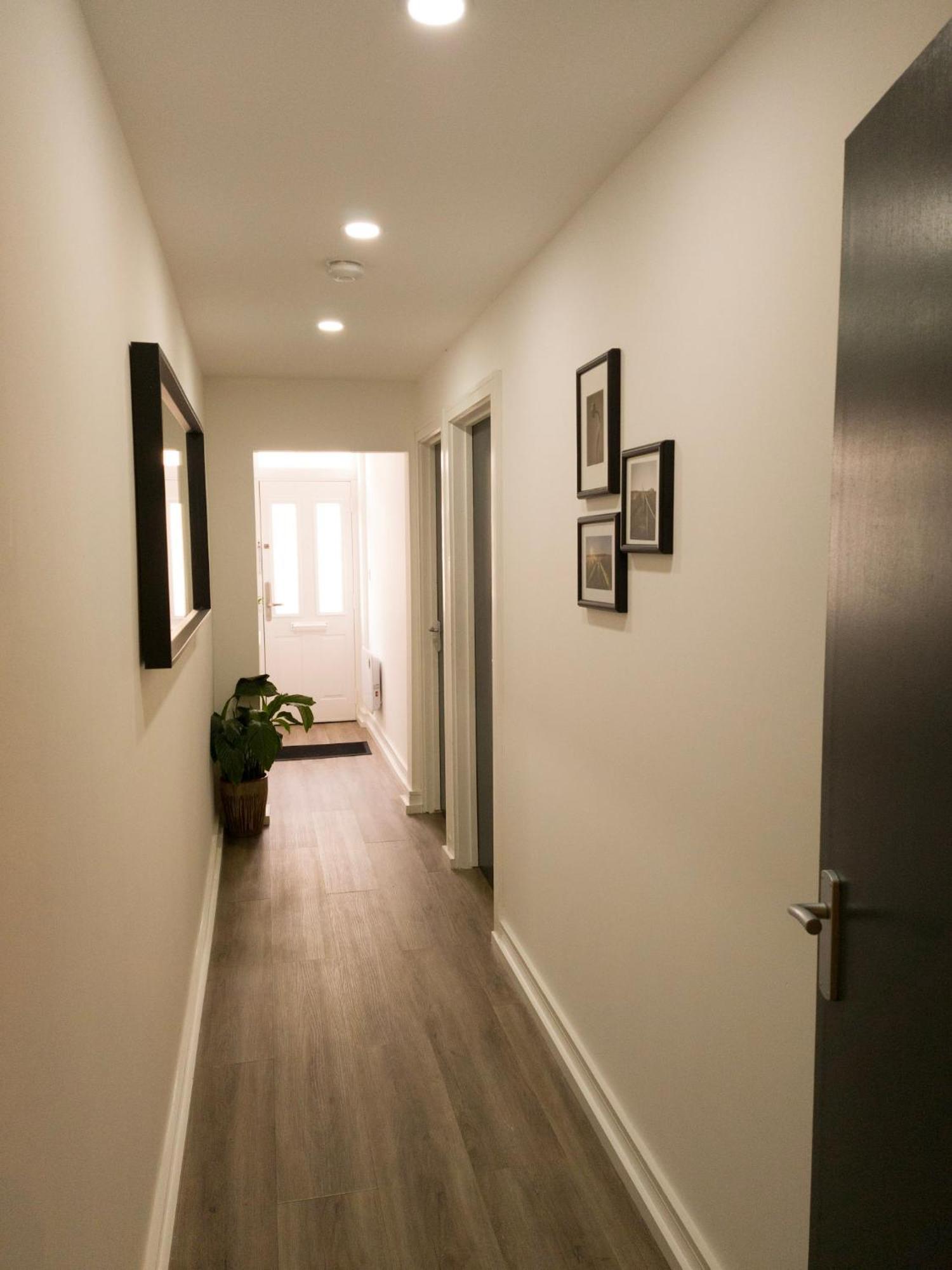 Plenty Of Parking Available; 3 Bedroom Apartment By Property Promise Кардіфф Екстер'єр фото