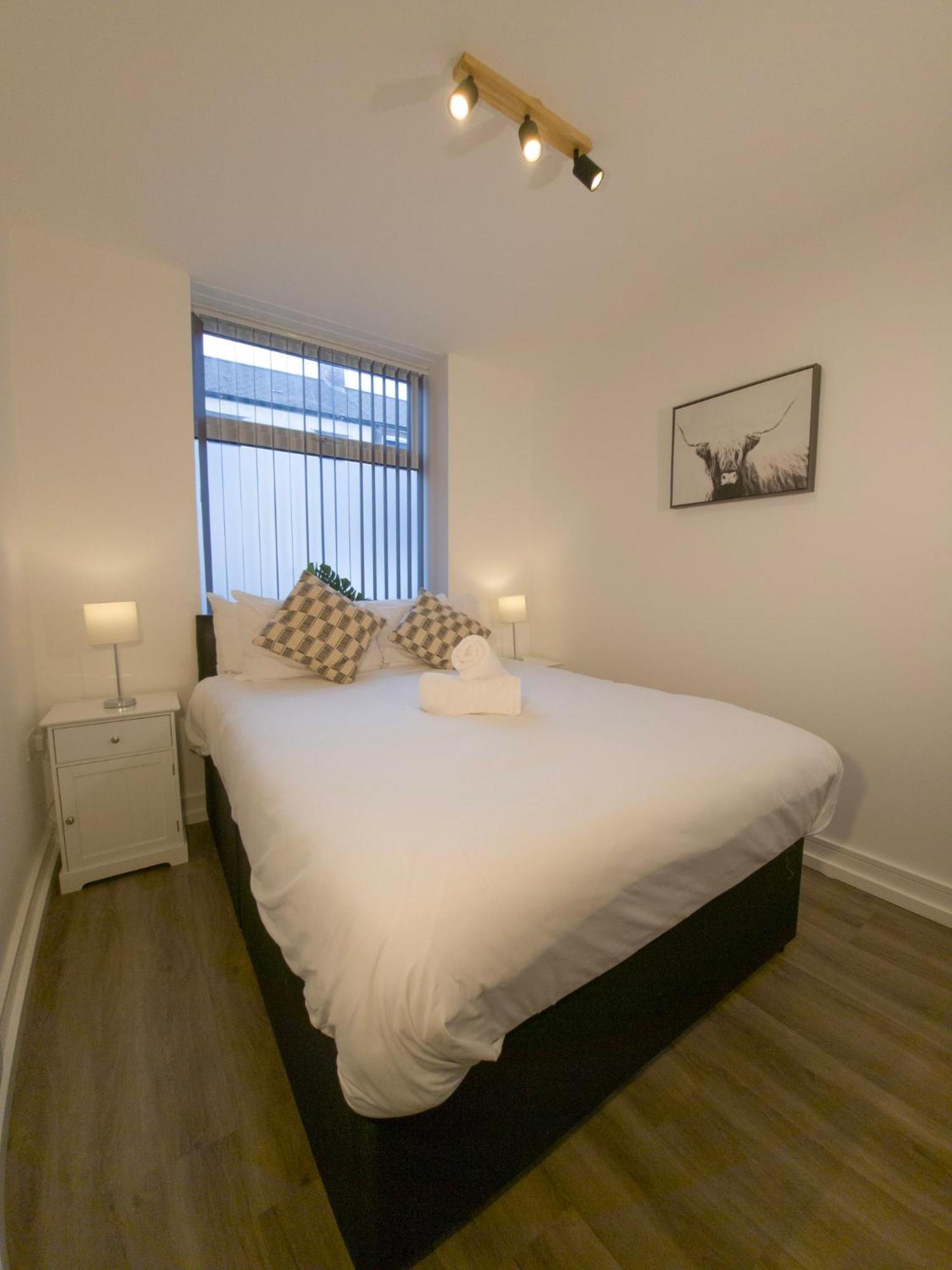 Plenty Of Parking Available; 3 Bedroom Apartment By Property Promise Кардіфф Екстер'єр фото